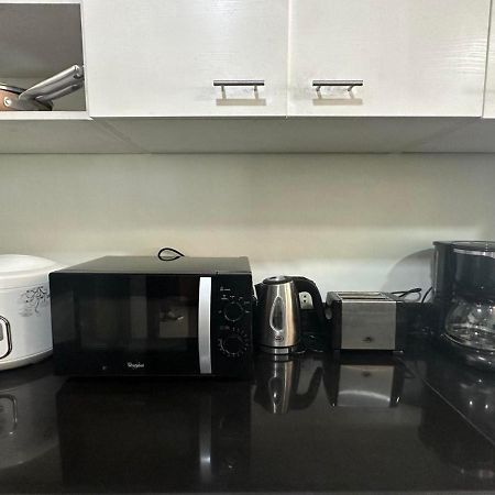 Suites De Marina Manila With Netflix Buitenkant foto